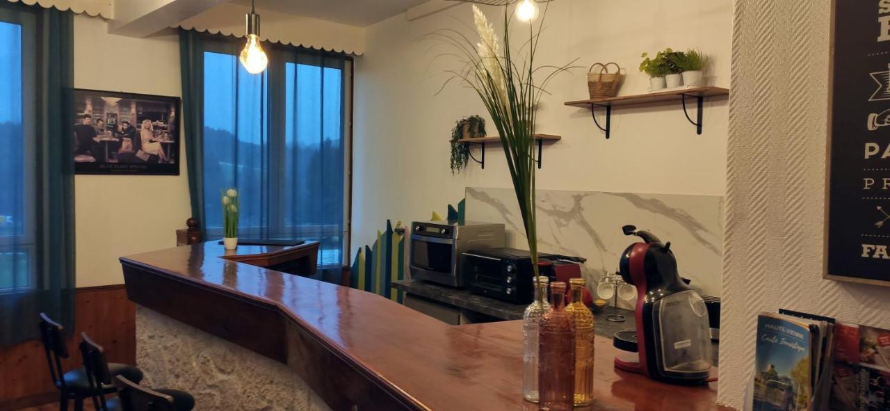 Gite Residence De La Fontaine A Compreignac ภายนอก รูปภาพ
